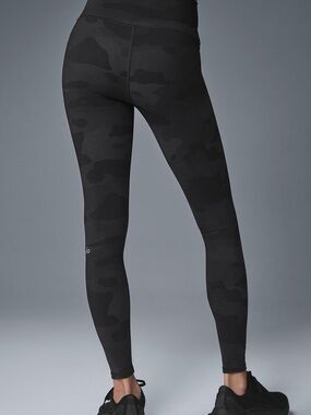 ALO Yoga /// Women’s High-Waist Camo Vapor Leggings - Size M